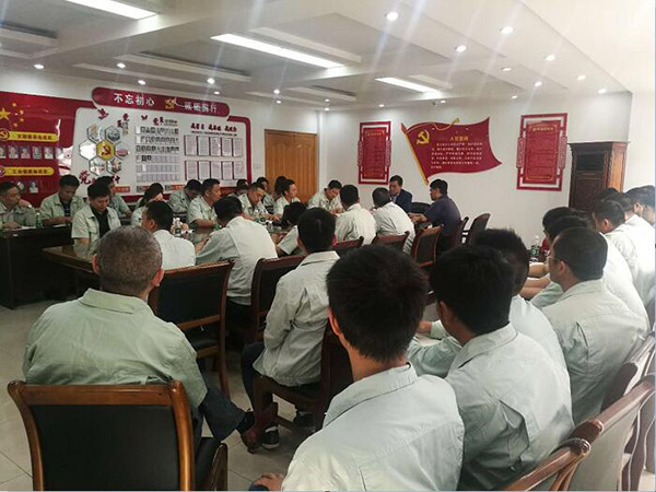公司进杏装不忘初心、服膺使命，大力加强非公企业党建工作”主题 党课专题教育活动
